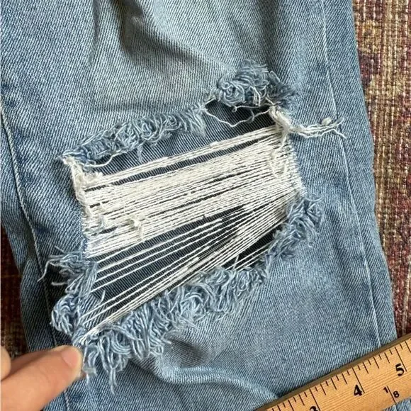 Kensie Vintage Luxe The Slim 10/30 Distressed Light Blue Women's Jeans - Picture 8 of 11